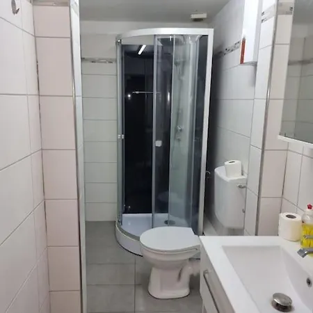 Monteurunterkunft Naehe Centro - 1ogr Апартаменты Оберхаузен