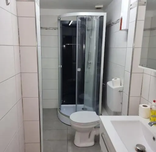 Monteurunterkunft Naehe Centro - 1ogr Lejlighed Oberhausen (North Rhine-Westphalia)